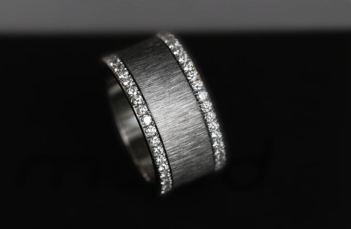 Inner ring (addon) in anthracite wrinkled steel for interchangeable mood ring