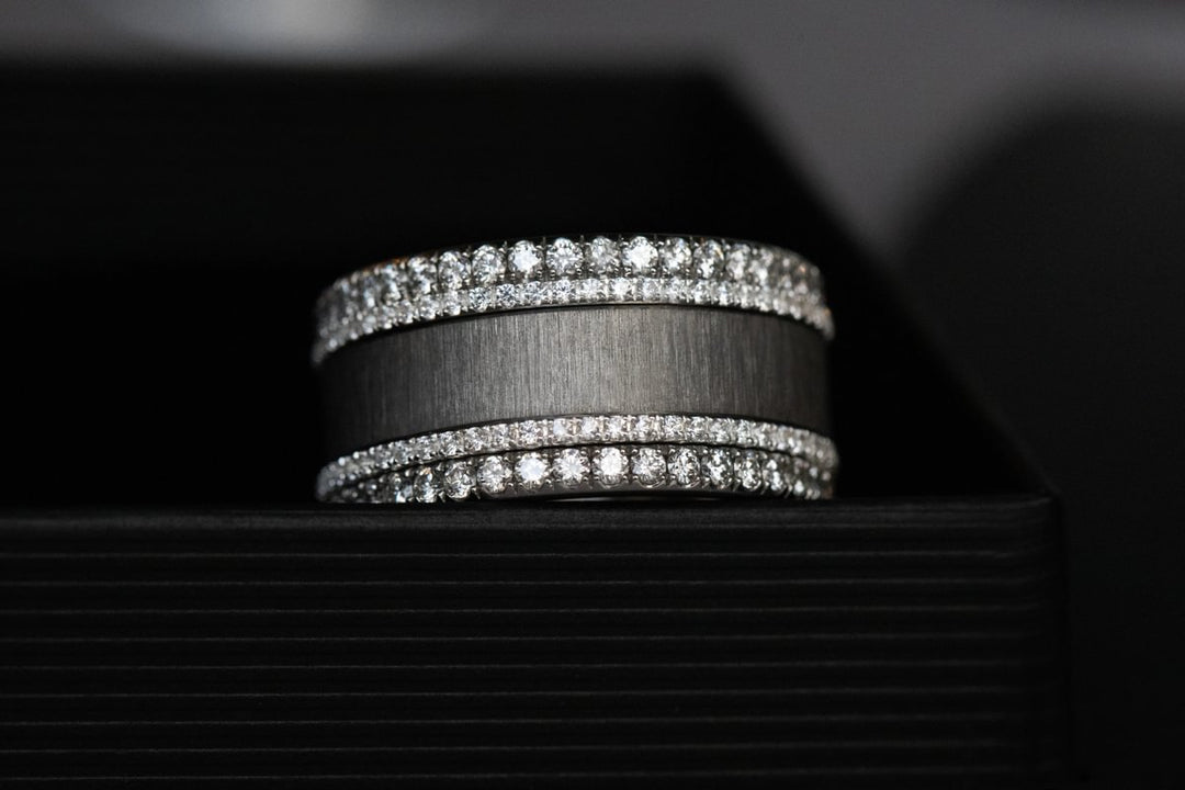 Innenring (2/3 Addon) aus anthrazitfarbenem geknittertem Edelstahl für den auswechselbaren moor Ringe