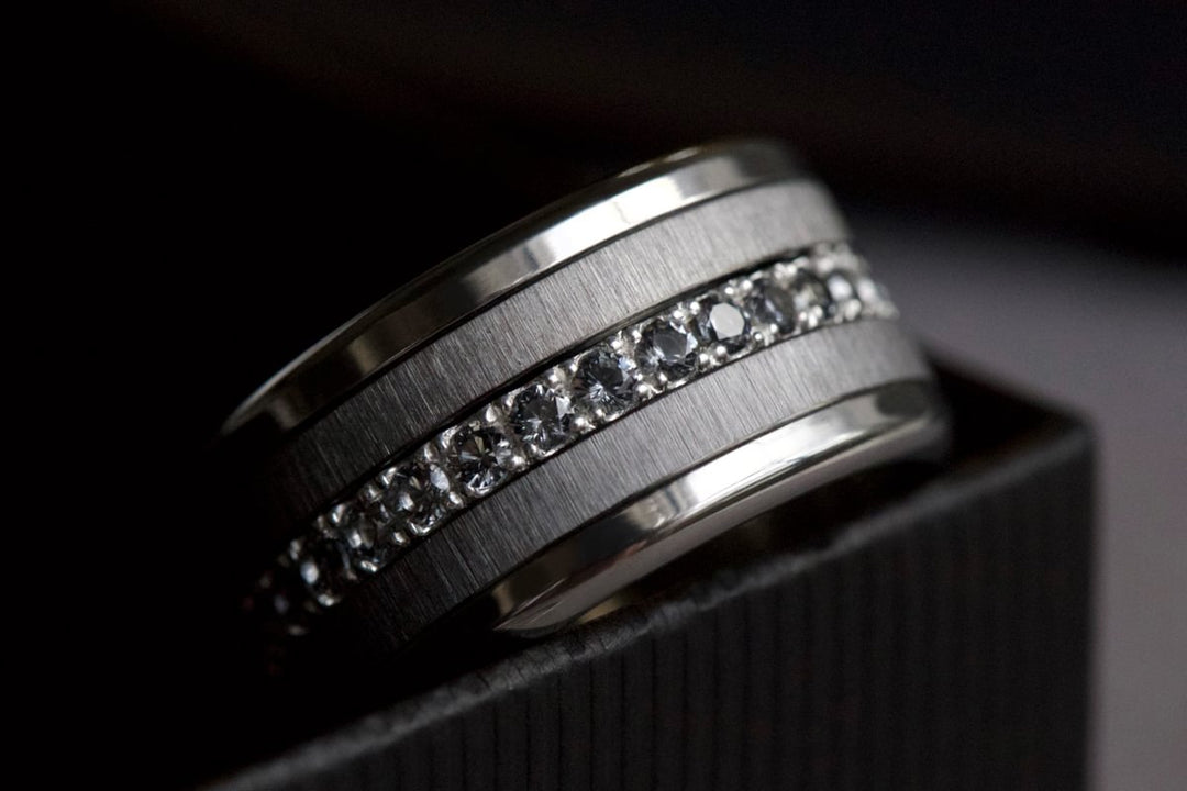 Inner ring (medium addon) in anthracite wrinkled steel for interchangeable mood ring