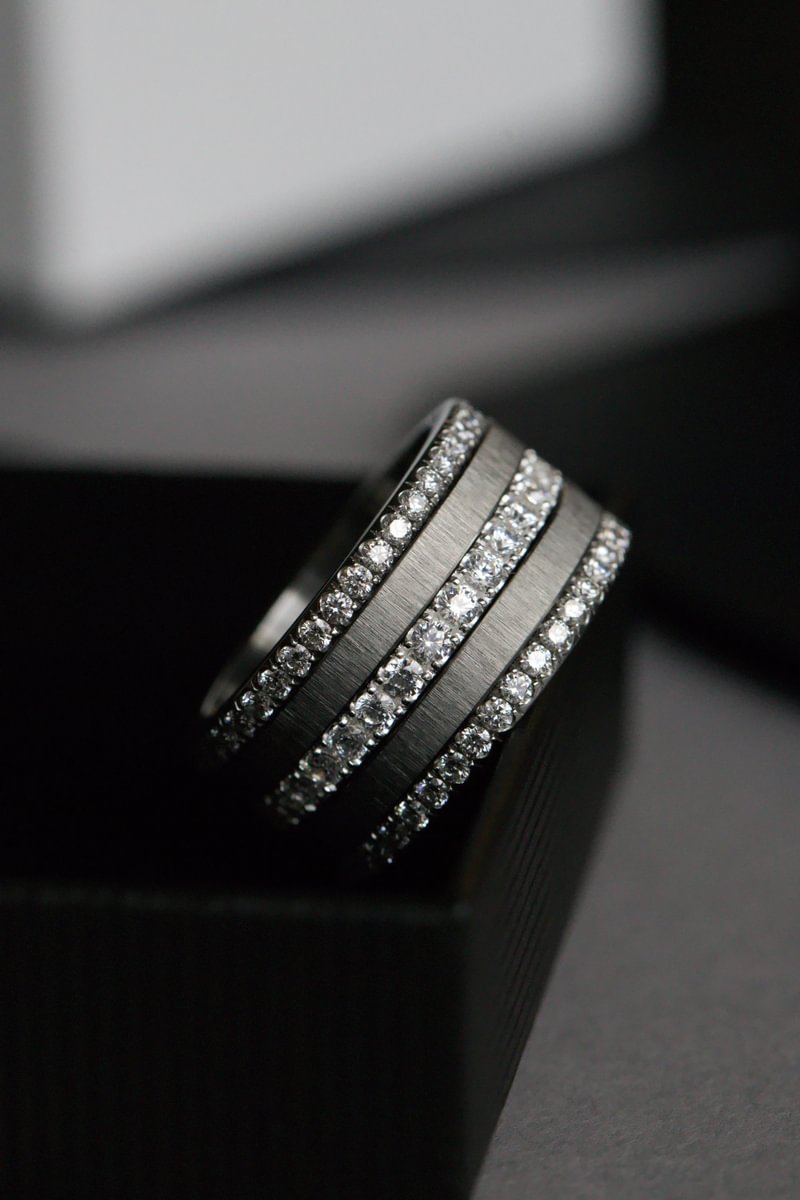 Inner ring (medium addon) in anthracite wrinkled steel for interchangeable mood ring