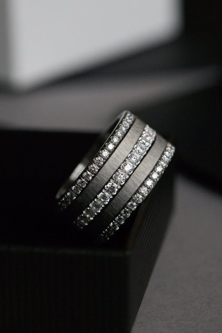 Inner ring (medium addon) in anthracite wrinkled steel for interchangeable mood ring