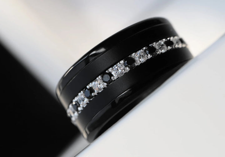 💍 Inner ring (medium addon) "Aura Black & White Signature" in 925 silver set with black and white zircons