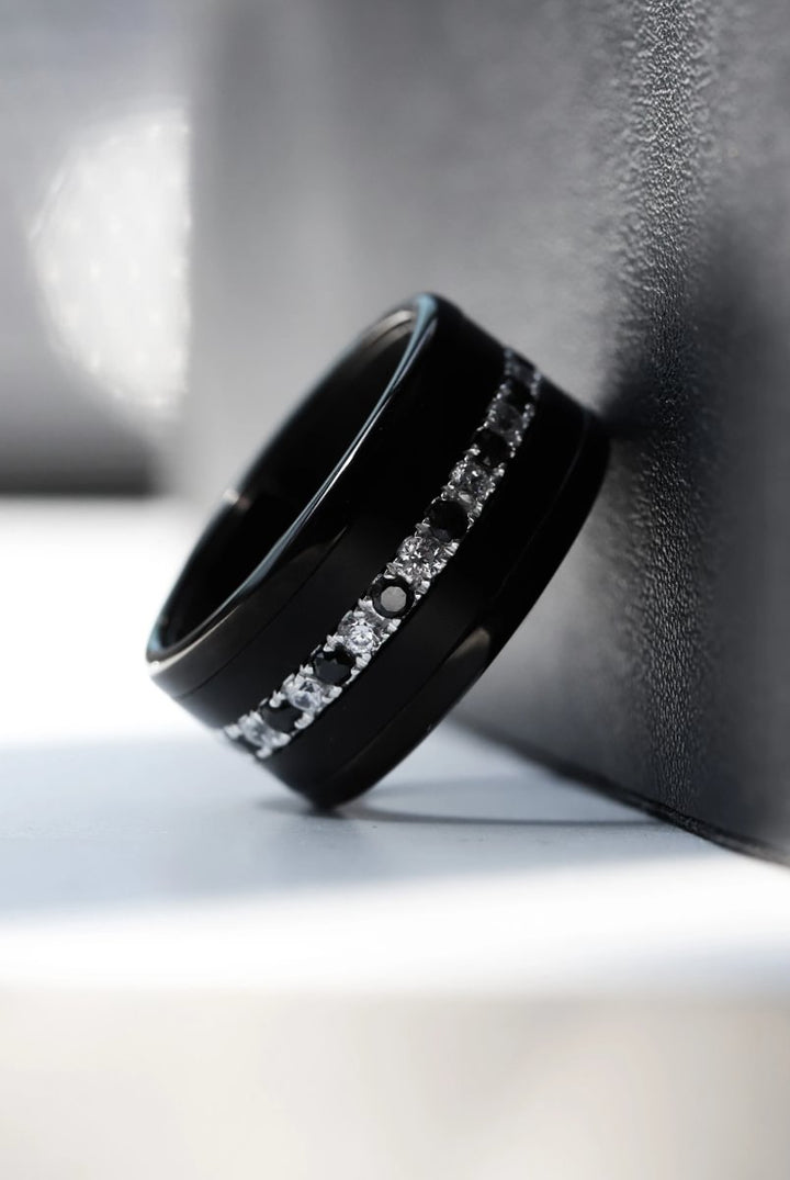 💍 Inner ring (medium addon) "Aura Black & White Signature" in 925 silver set with black and white zircons