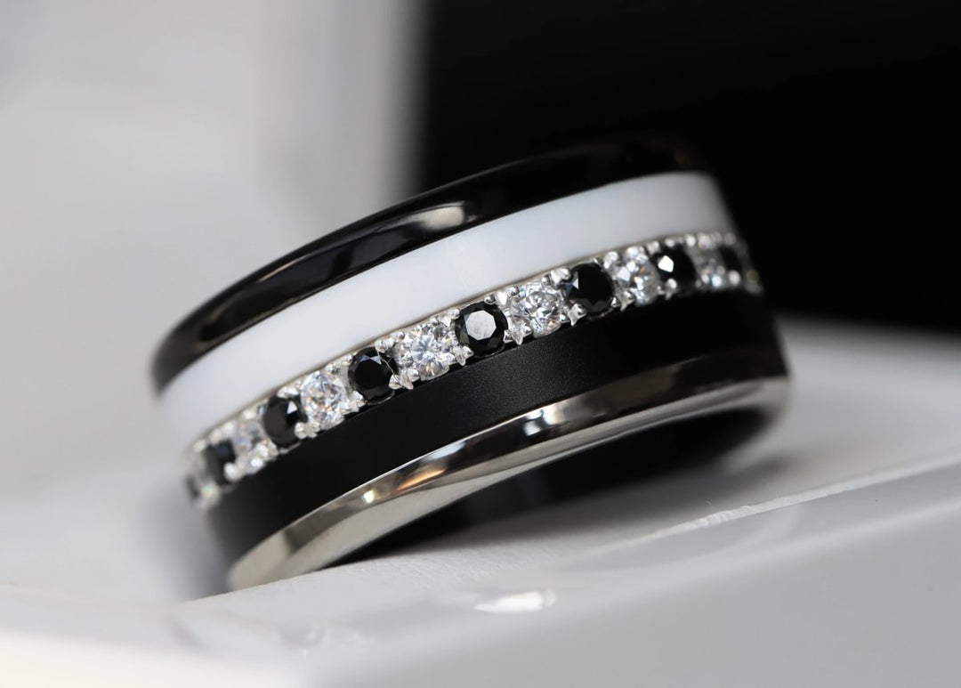 💍 Inner ring (medium addon) "Aura Black & White Signature" in 925 silver set with black and white zircons