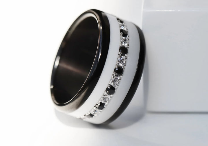 💍 Inner ring (medium addon) "Aura Black & White Signature" in 925 silver set with black and white zircons