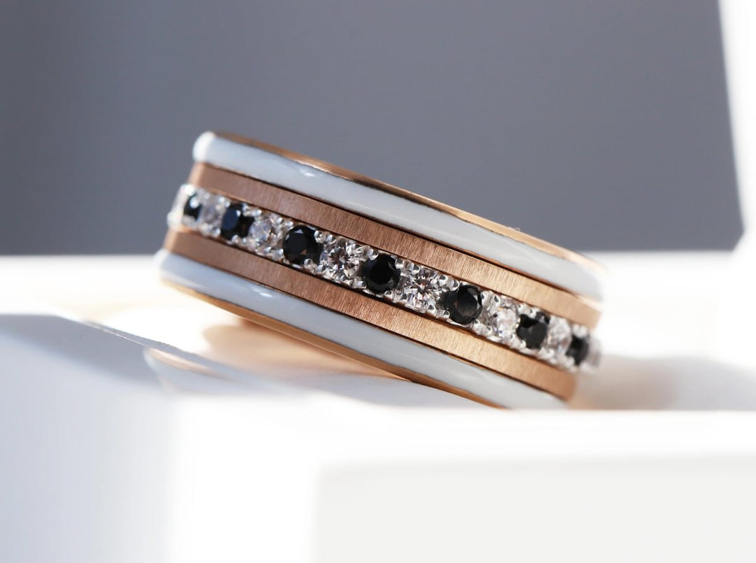 💍 Inner ring (medium addon) "Aura Black & White Signature" in 925 silver set with black and white zircons