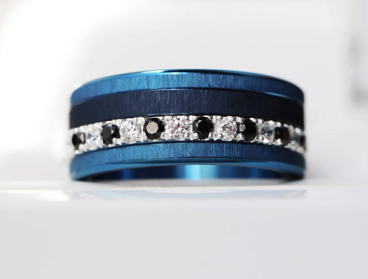 💍 Inner ring (medium addon) "Aura Black & White Signature" in 925 silver set with black and white zircons