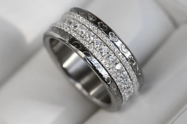 Base en acier poli Love