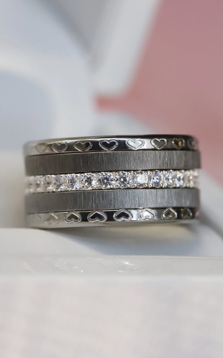 Base en acier poli Love