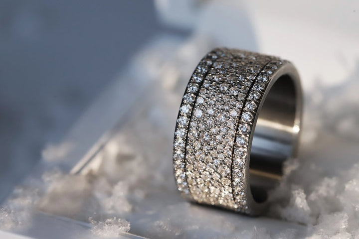 ❄️ Anneau (addon ou deux tiers) en argent Trésor entièrement serti de zircons pour bague mood interchangeable