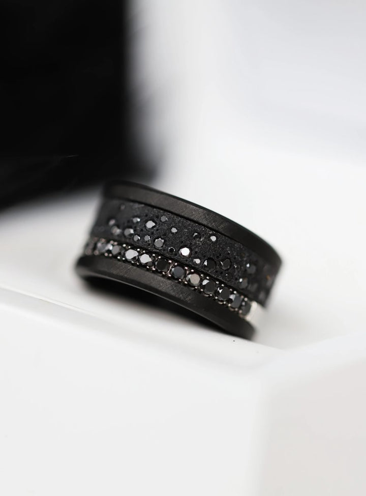 Anneau (deux tiers) "Willow Black" en argent glitter noir serti de zircons noirs pour bague mood interchangeable