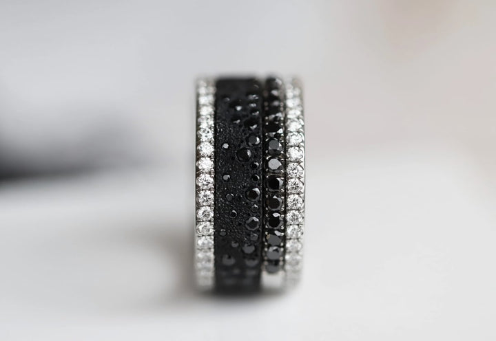 Anneau (deux tiers) "Willow Black" en argent glitter noir serti de zircons noirs pour bague mood interchangeable