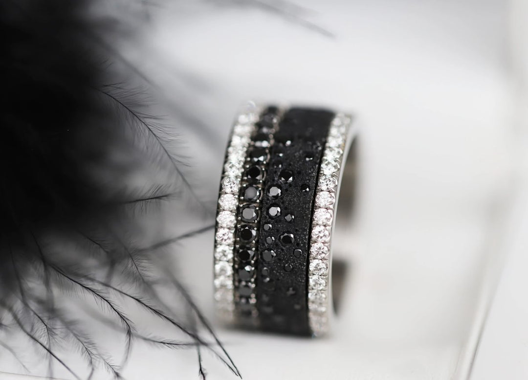 Anneau (deux tiers) "Willow Black" en argent glitter noir serti de zircons noirs pour bague mood interchangeable