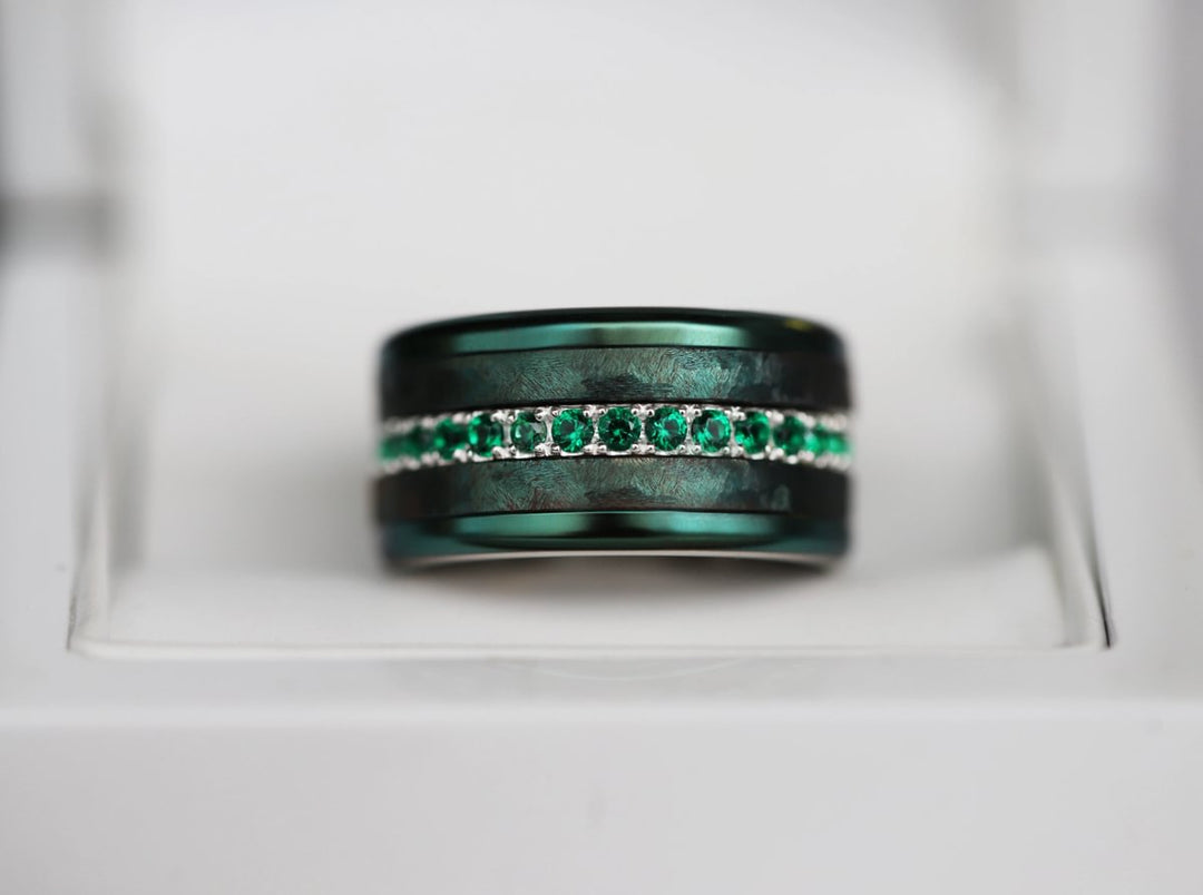 💍 Anneau (addon medium) "Aura des Bois" en argent 925 serti de zircons vert émeraude