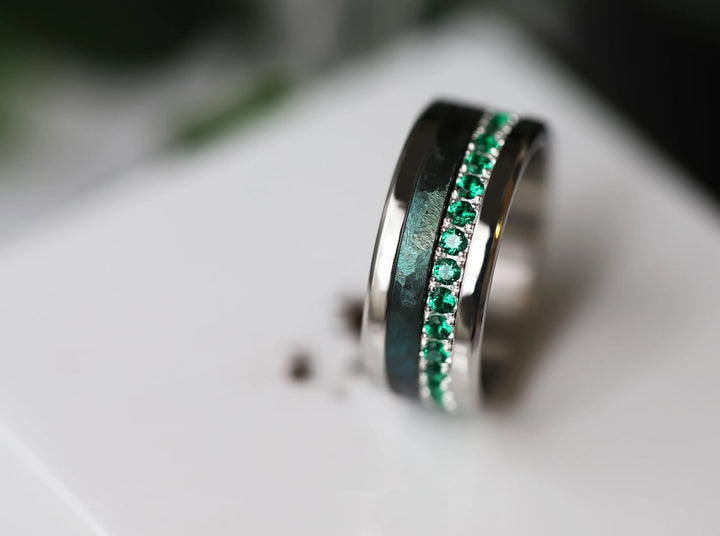 💍 Anneau (addon medium) "Aura des Bois" en argent 925 serti de zircons vert émeraude
