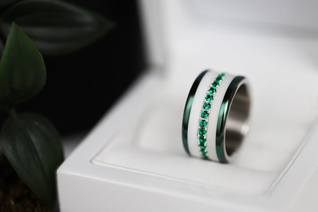 💍 Anneau (addon medium) "Aura des Bois" en argent 925 serti de zircons vert émeraude