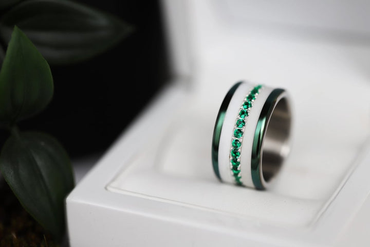 💍 Anneau (addon medium) "Aura des Bois" en argent 925 serti de zircons vert émeraude