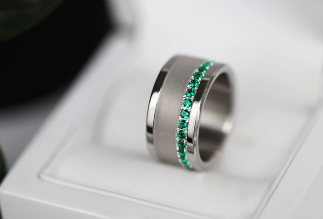 💍 Anneau (addon medium) "Aura des Bois" en argent 925 serti de zircons vert émeraude