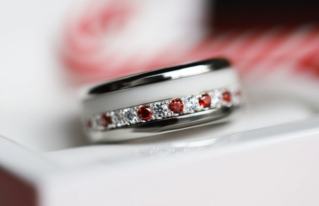 💍 Anneau (addon medium) "Aura Sucre d’orge" en argent 925 serti de zircons rouges et blancs