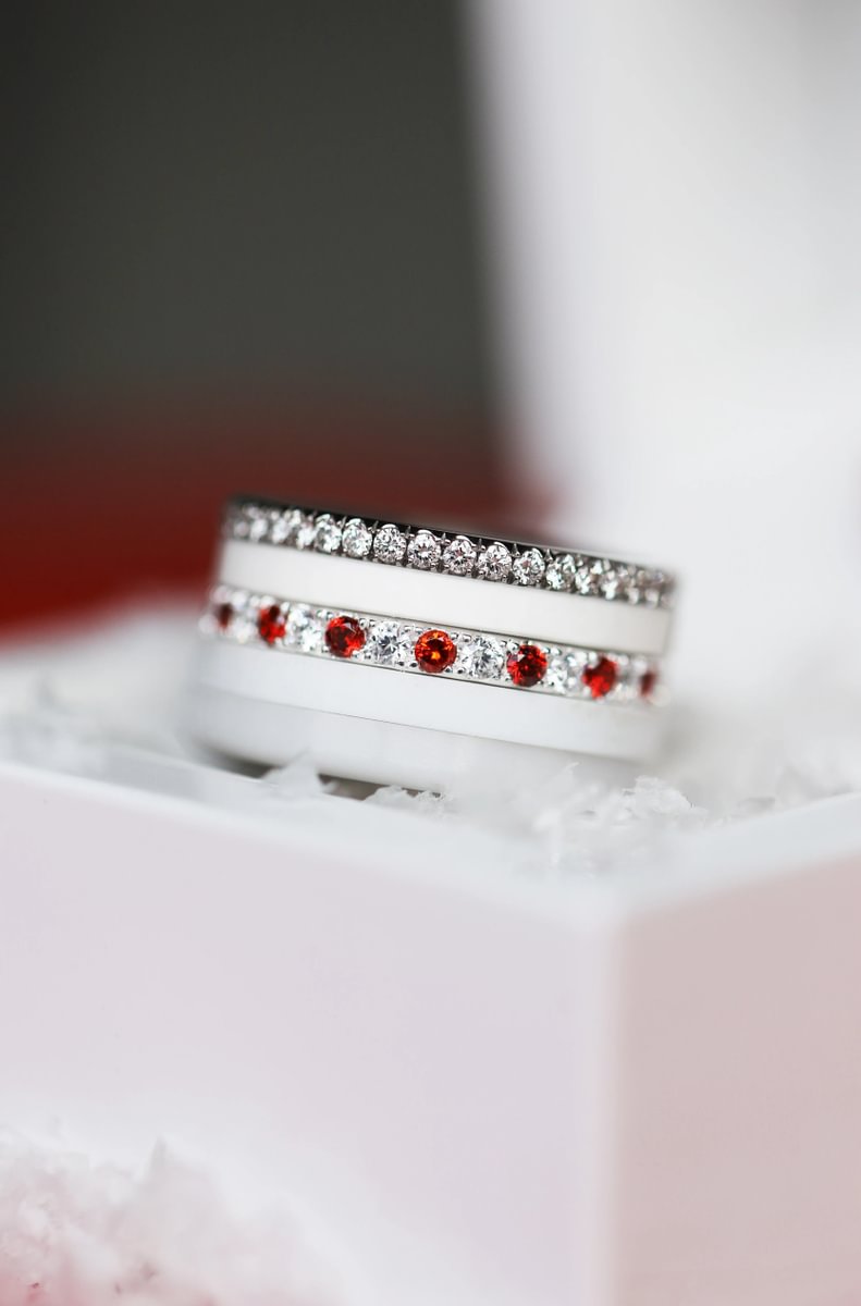 💍 Anneau (addon medium) "Aura Sucre d’orge" en argent 925 serti de zircons rouges et blancs