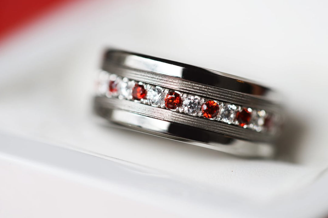 💍 Anneau (addon medium) "Aura Sucre d’orge" en argent 925 serti de zircons rouges et blancs