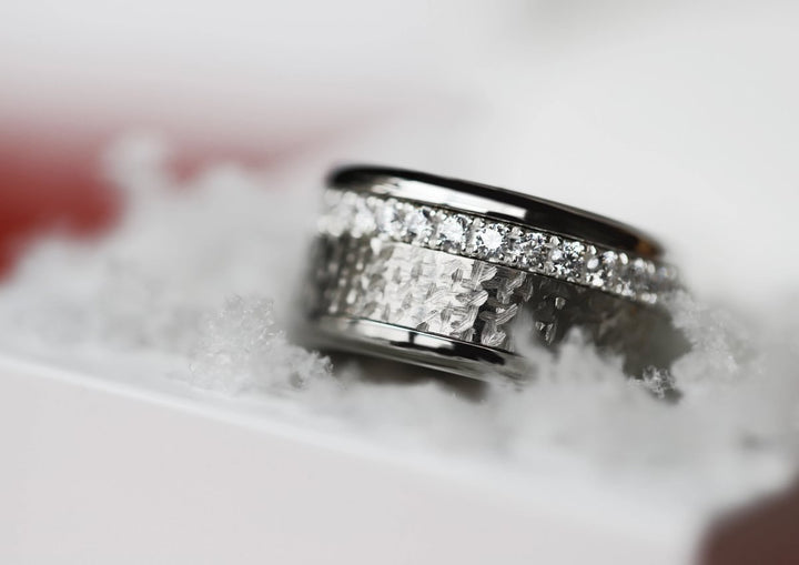 11 🎁 Anneau (deux tiers) "Éclat de Joie" en acier