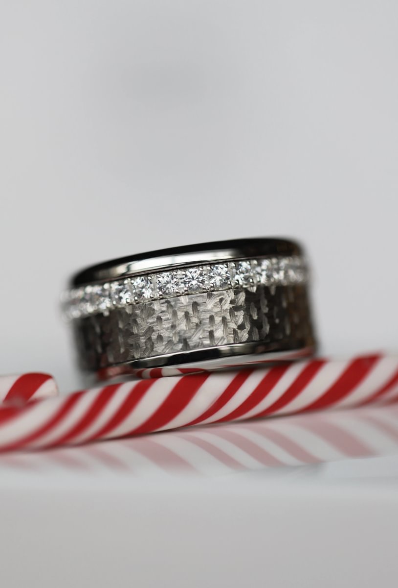 11 🎁 Anneau (deux tiers) "Éclat de Joie" en acier