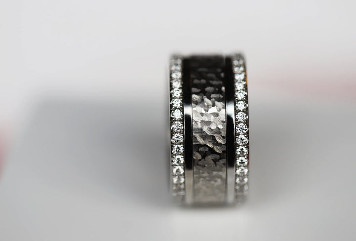 11 🎁 Anneau (deux tiers) "Éclat de Joie" en acier