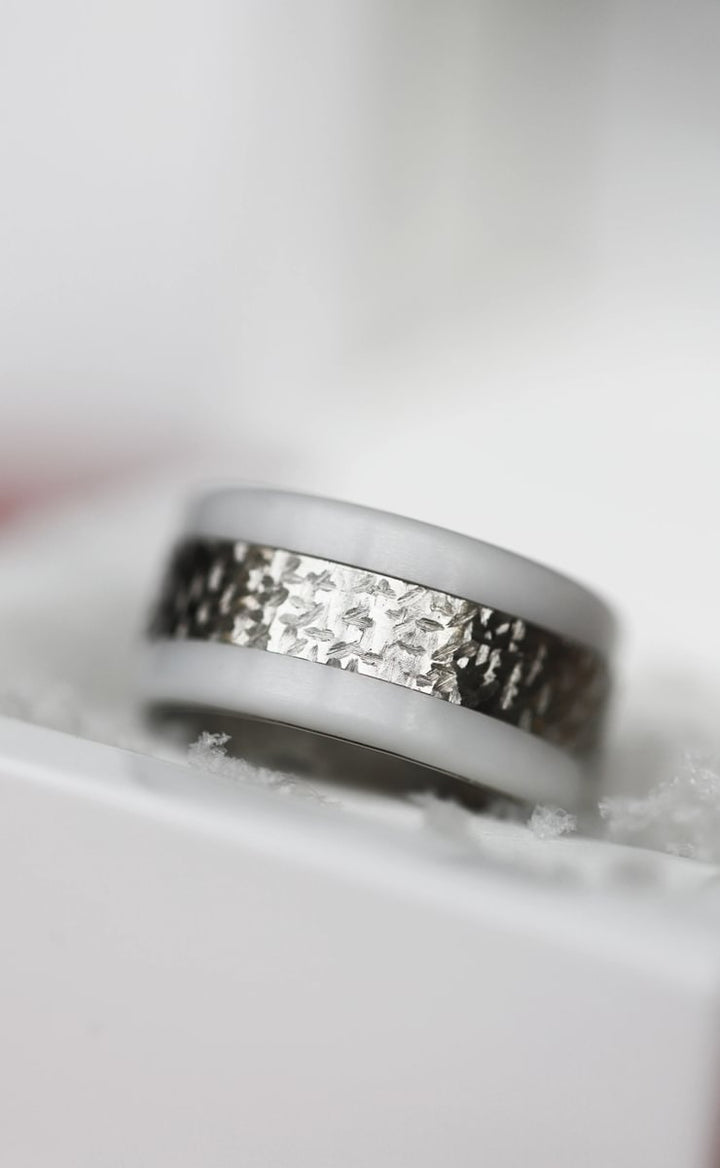 11 🎁 Anneau (deux tiers) "Éclat de Joie" en acier