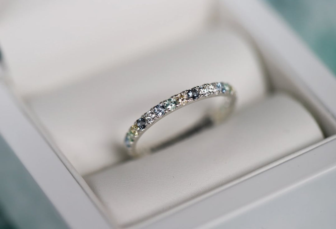 Innenring (Medium Addon) "Aura Engel" Aura Light grey aus 925er Silber mit Zirkonia Steine besetzt