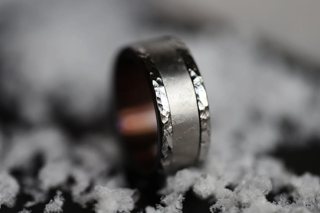 19 🎁 Anneau (deux tiers) "Ombre de Neige" en acier