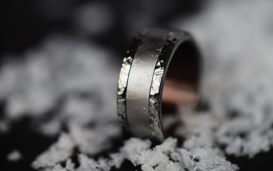 19 🎁 Anneau (deux tiers) "Ombre de Neige" en acier