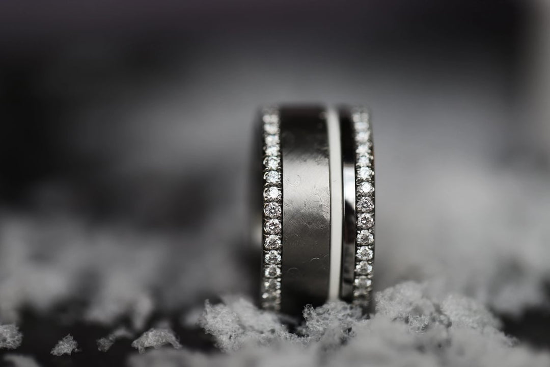 19 🎁 Anneau (deux tiers) "Ombre de Neige" en acier