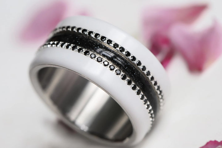 Voile Céleste 🖤  anneau (medium) en argent 925 avec un revêtement en émail noir - paillettes