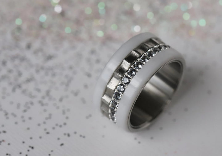 💍 Anneau (addon medium) "Aura Givré" Aura Grey en argent 925 serti de zircons gris