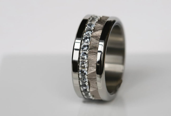 💍 Anneau (addon medium) "Aura Givré" Aura Grey en argent 925 serti de zircons gris