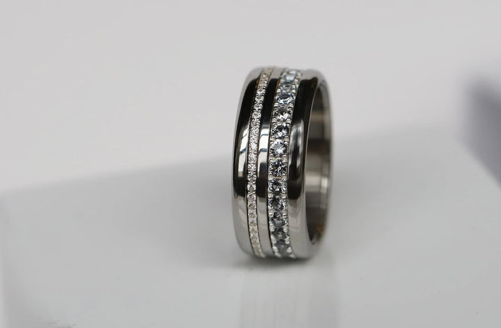 💍 Anneau (addon medium) "Aura Givré" Aura Grey en argent 925 serti de zircons gris