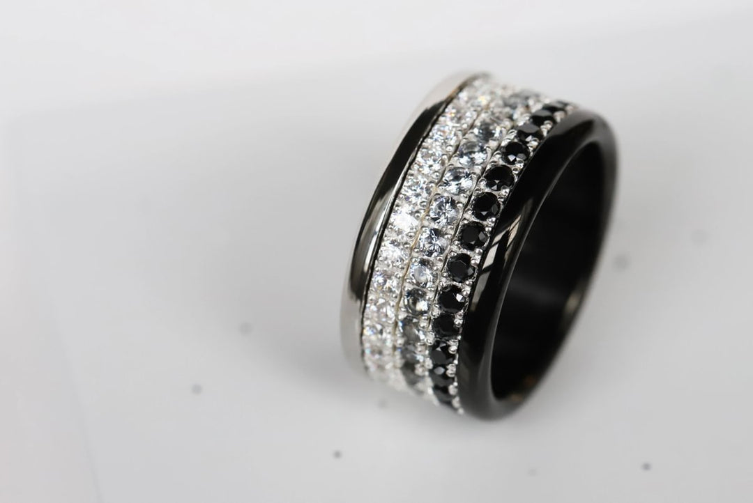 💍 Anneau (addon medium) "Aura Givré" Aura Grey en argent 925 serti de zircons gris