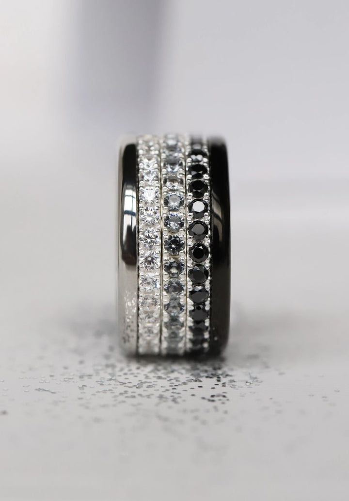 💍 Anneau (addon medium) "Aura Givré" Aura Grey en argent 925 serti de zircons gris