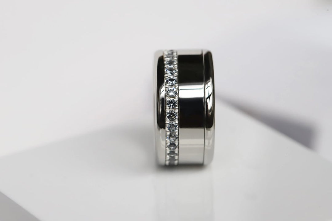 💍 Anneau (addon medium) "Aura Givré" Aura Grey en argent 925 serti de zircons gris