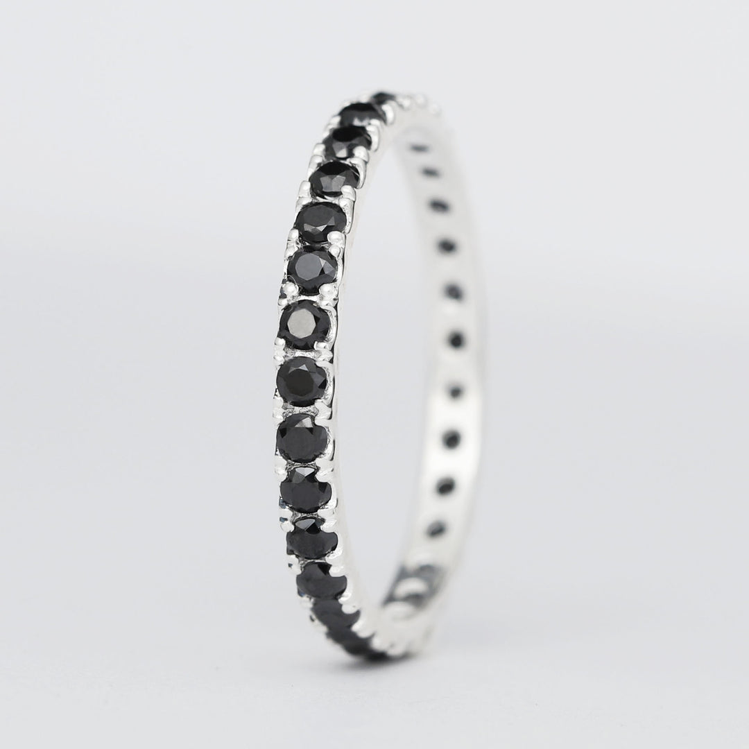 💍 Anneau (addon medium) "Aura Obscura" en argent 925 serti de zircons noirs