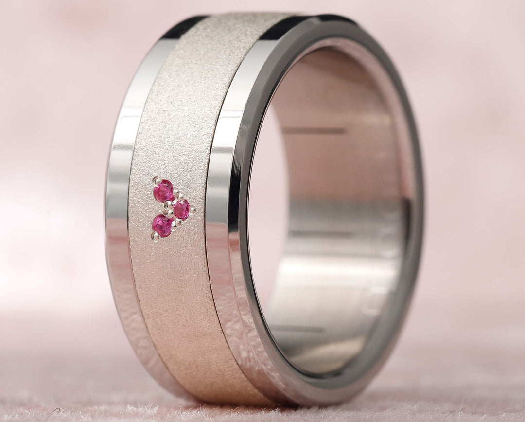 Deux tiers argent piqueté serti de saphirs roses