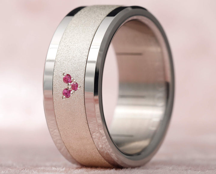 Deux tiers argent piqueté serti de saphirs roses