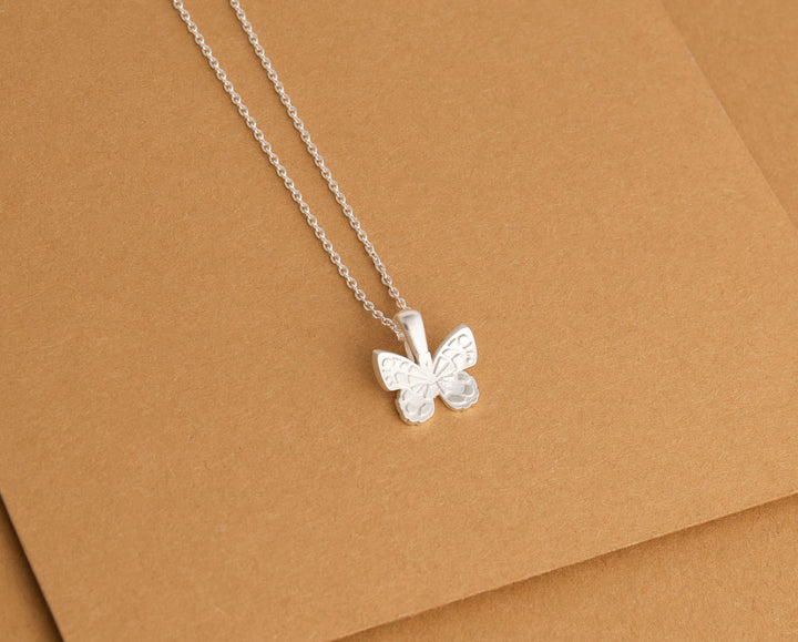 Mood Halskette aus Silber mit Mariposa Anhänger
