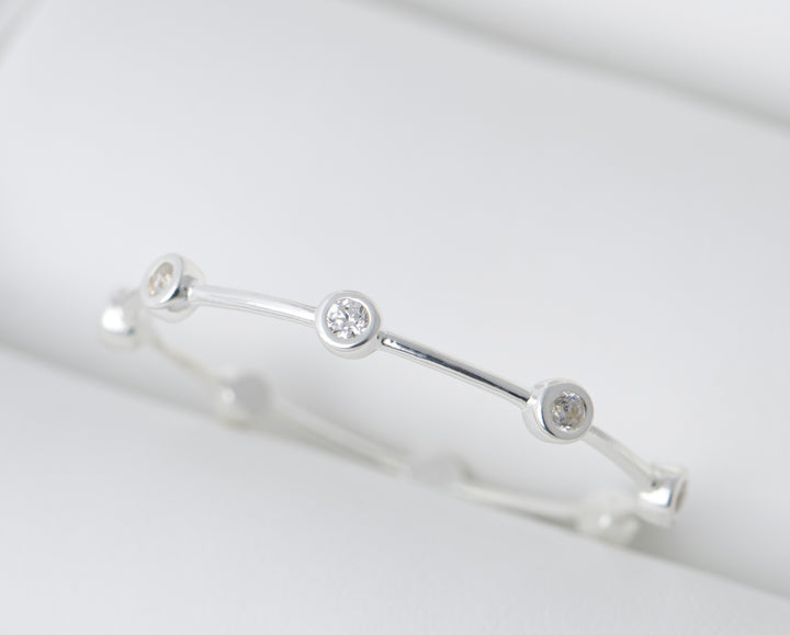 Inner ring in 925 silver "Flying Diamond" polished finish with zircons for interchangeable mood ring