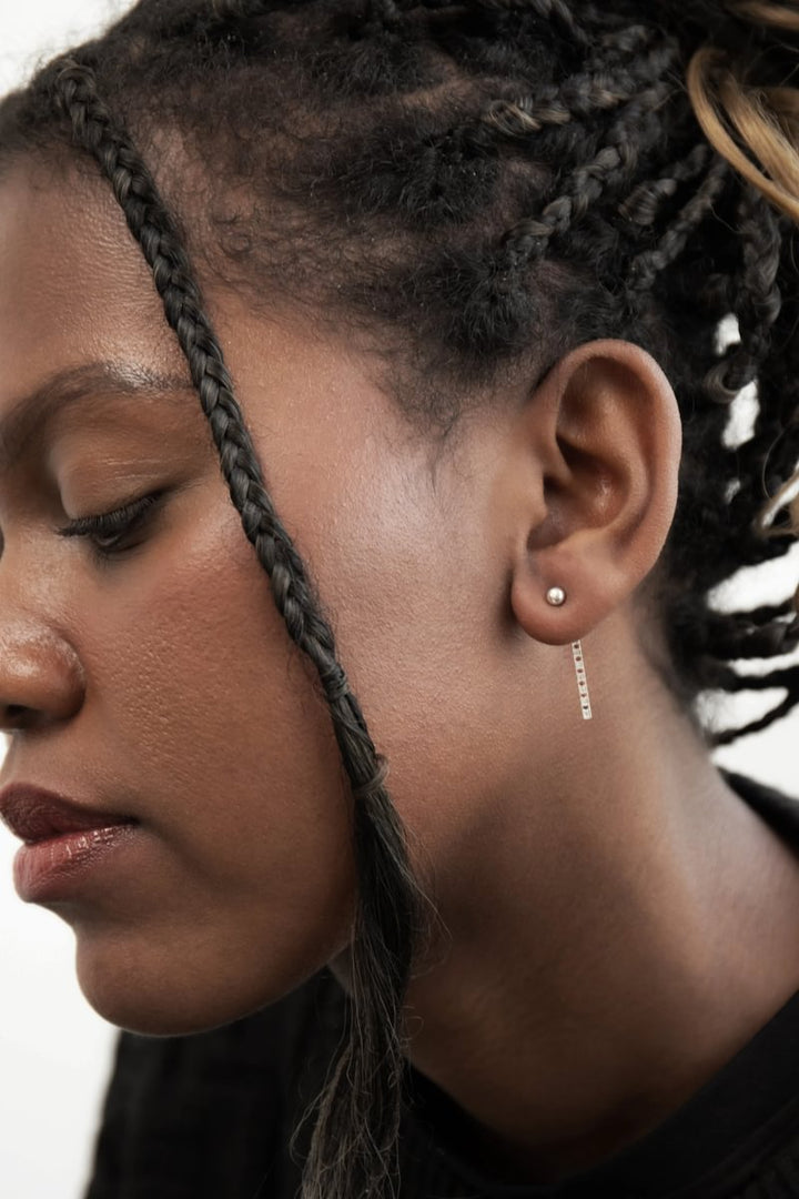 "Drop Aura Sucre d'orge " mood en argent 925 serti de zircons rouges et blancs (Bijou d'oreille)