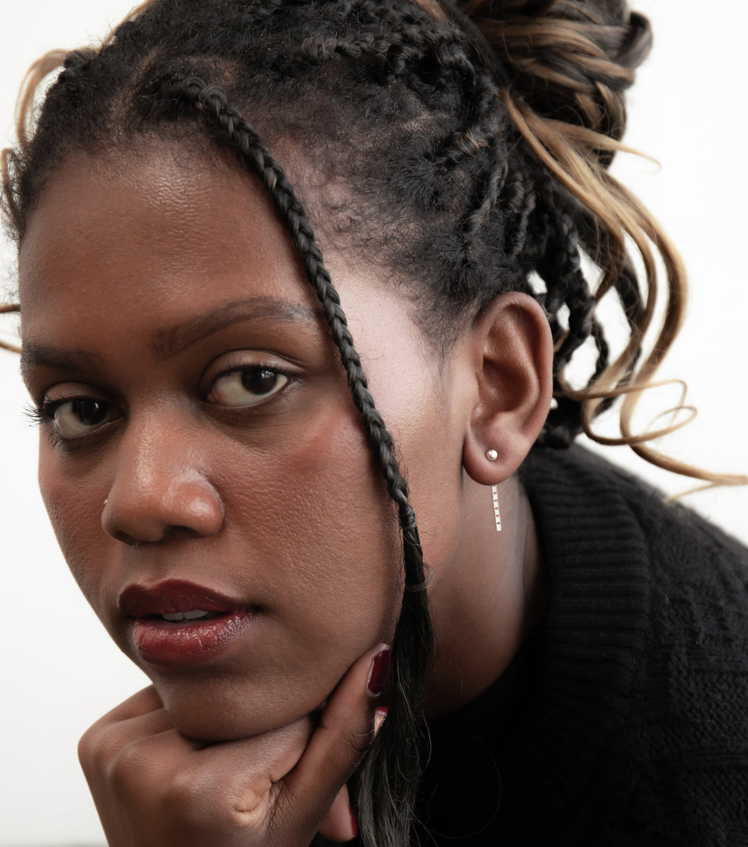 "Drop Aura Sucre d'orge " mood en argent 925 serti de zircons rouges et blancs (Bijou d'oreille)