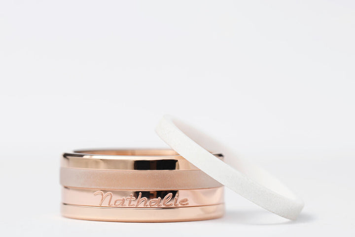Bague mood complète pour femme avec une gravure personnalisée d'un prénom | Acier inoxydable
