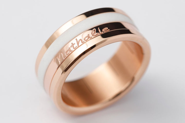 Bague mood complète pour femme avec une gravure personnalisée d'un prénom | Acier inoxydable