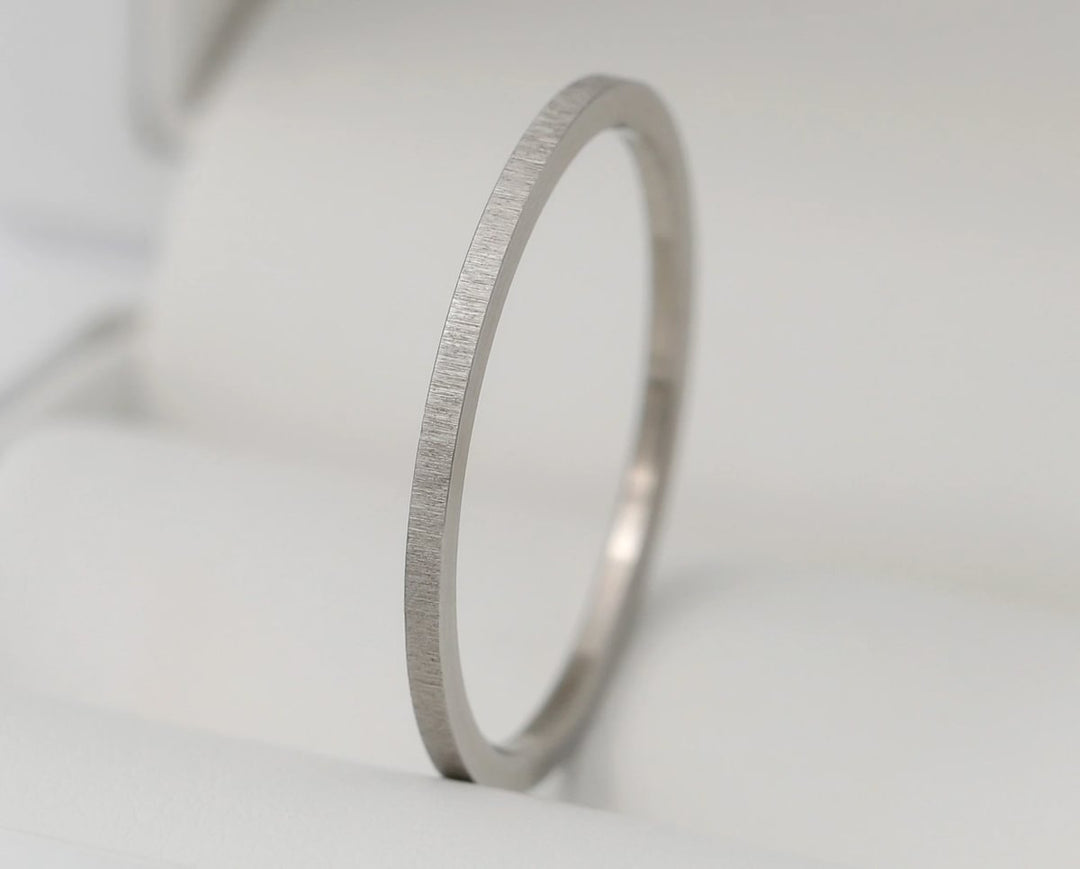 Mini wrinkled rose gold steel